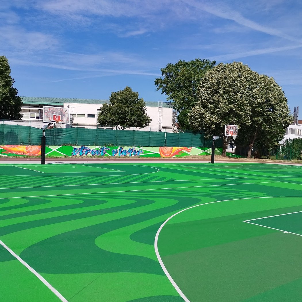 Terrain de basket extérieur 2
